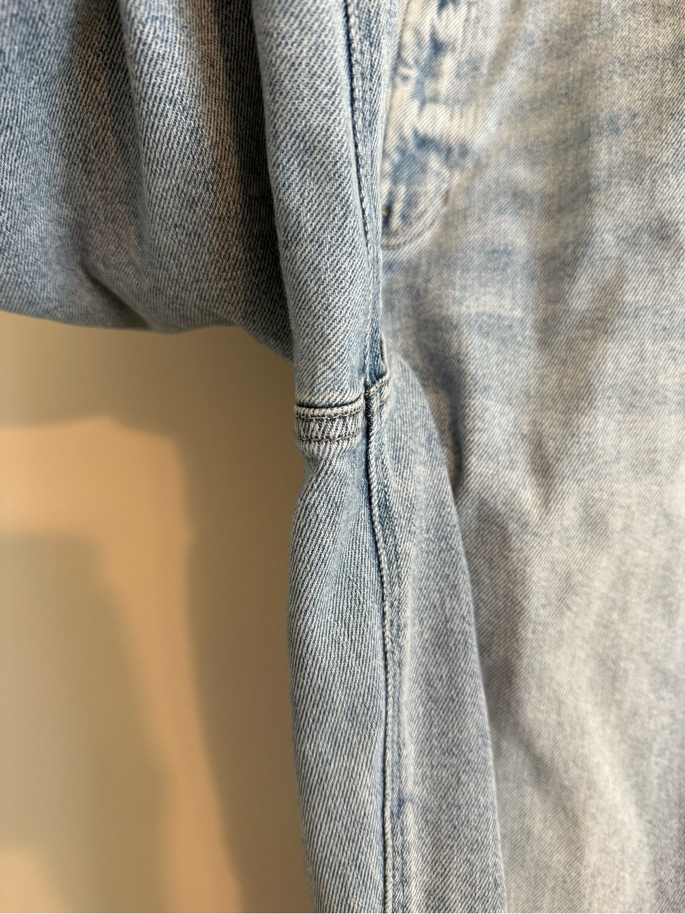 American Eagle Outfitters Light Wash Mom Straight Jeans Women’s 10 Short - Picture 3 of 11